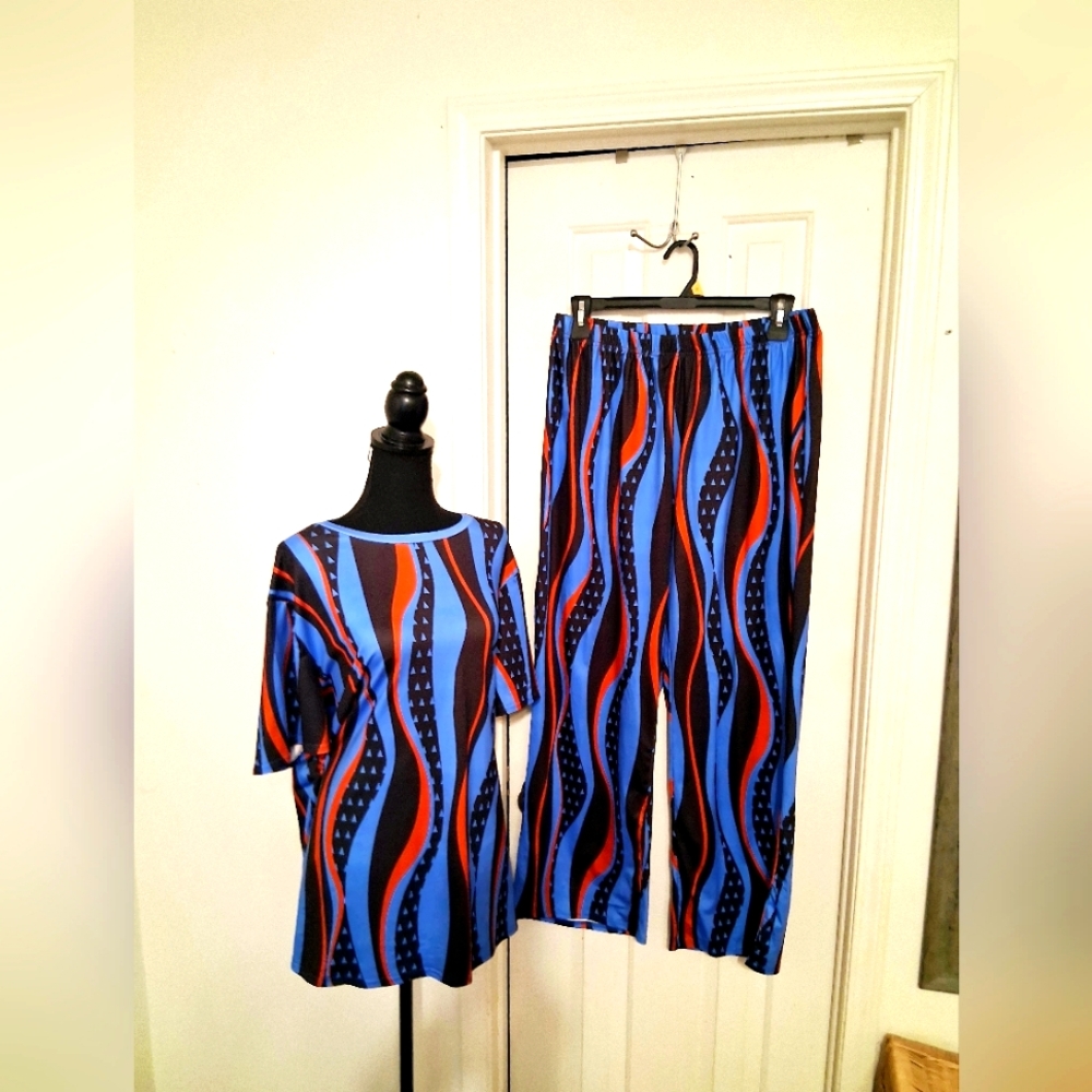Stylish Blue and Red Women's Pantssuit. - Picture 5 of 8